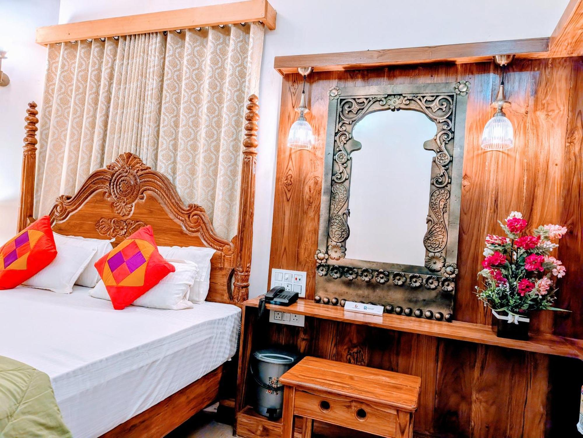 Dip Holidays Hotel Shanti Niketan Ngoại thất bức ảnh